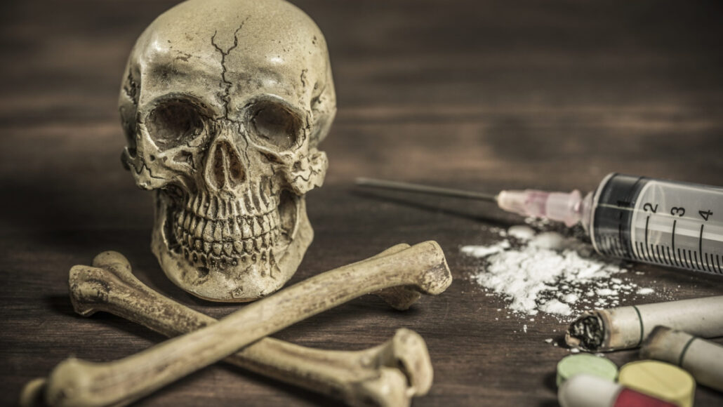 human skull crossbones drug addict concept scaled 1100x619 1 - راهی به سوی نور